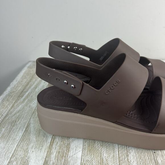 Crocs Sandals Women's Brown Brooklyn Low Wedge Size 9 - Picture 7 of 12